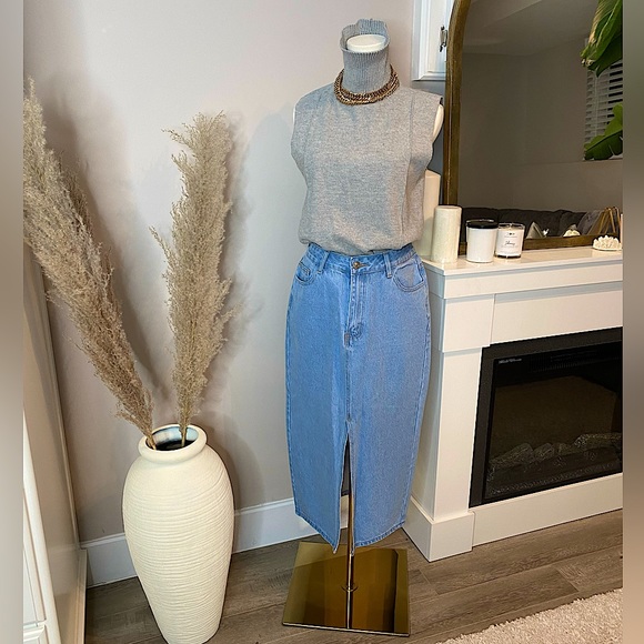 Denim skirt - Picture 1 of 8